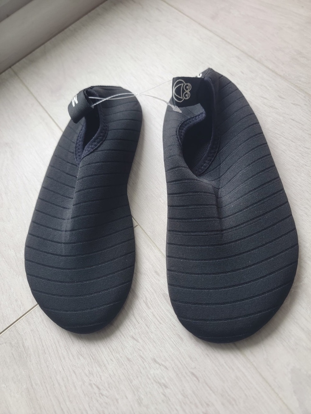 Kids Black Water Shoes - brand new!! - Picture 4 of 4